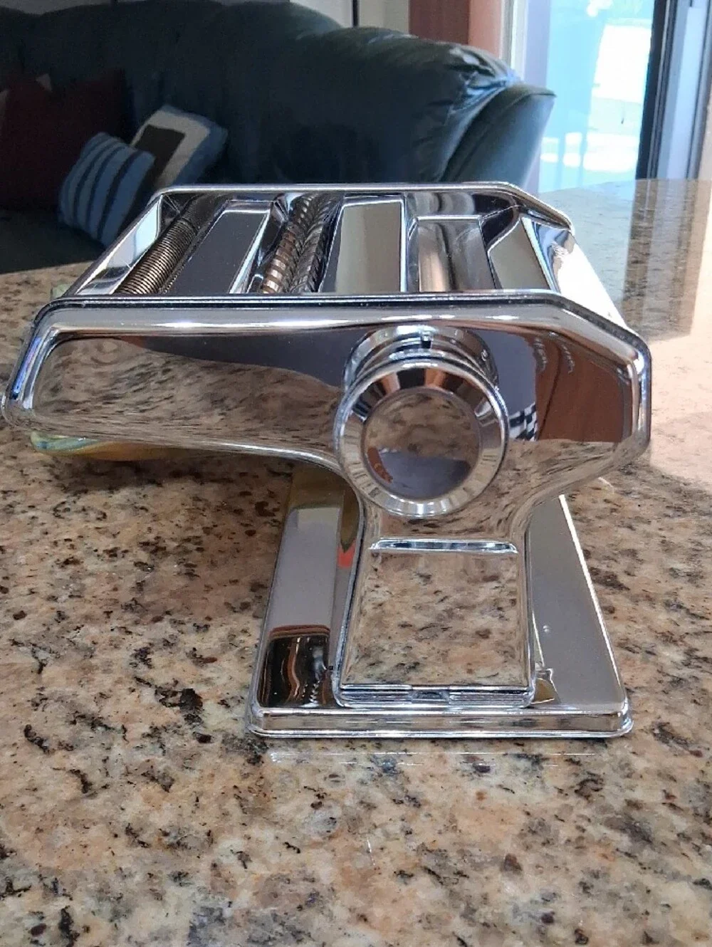 Himark Kitchen Gourmet Pasta Queen Noodle Making Machine. Crome Plated Steel.